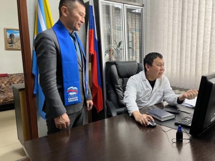 Секретарь Чаа-Хольского местного отделения «Единой России» Одегей А.В. провел рабочую встречу с главным врачом центральной районной больницы Межекеем А.В. и его заместителями