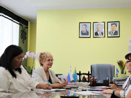 В ТувГУ состоялась встреча ректора университета с сенатором РФ Дины Оюн