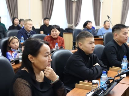 Церемония посмертного награждения героев в Тыве
