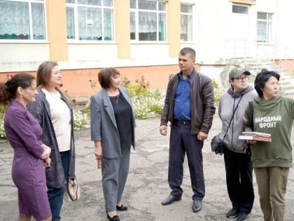 Волонтеры тувинского отделения Народного фронта Тувы побывали в луганском городе Свердловске