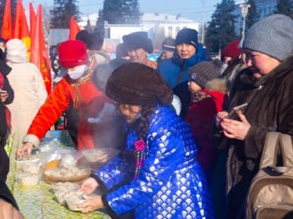 На площади Арата угощают наваристым кара-муном