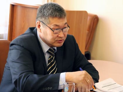 Дээди Хуралга биче буурай үндезин чоннарны деткиириниң айтырыгларын чугаалашкан