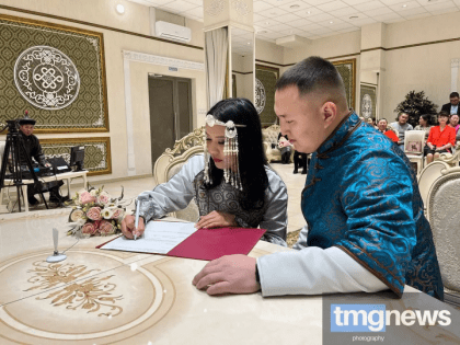 В Кызыле зарегистрирован первый брак 2023 года