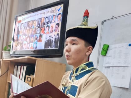 Студенты филфака ТувГУ провели творческую встречу с обучающимися Кызылского колледжа искусств