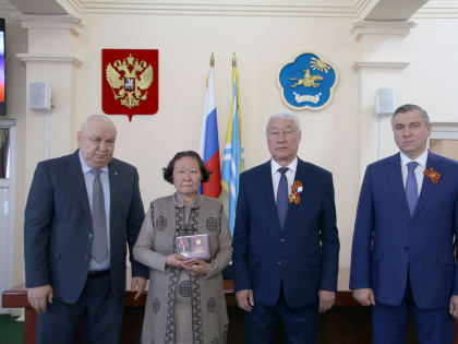 Семьям погибших в ходе специальной военной операции военнослужащих вручили ордена Мужества