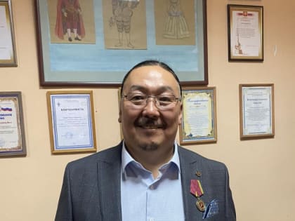 Народный хоомейжи Андрей Монгуш награжден военным комиссариатом Тувы