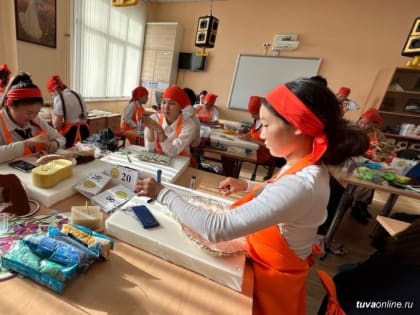 В рамках фестиваля «Тыва-Дук-Фест» умельцы из регионов России провели мастер-классы по работе с шерстью и камнем для детей