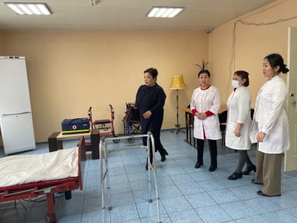 Выпускники медицинского колледжа встретились с потенциальными работодателями