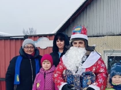 Подарки от депутата Верховного Хурала Республики Тыва руководителя фракции ЛДПР Юлии Арланмай