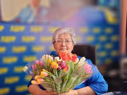Координатор Тывинского регионального отделения ЛДПР Юлия Арланмай поздравила женщин