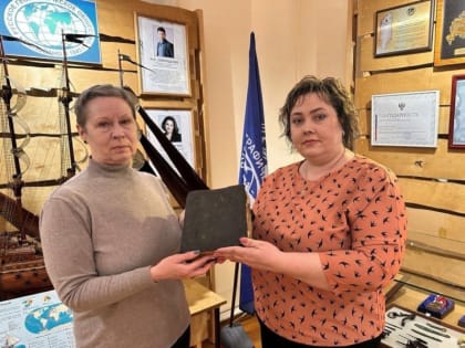 Жительница Тувы подарила Минусинскому музею древний старославянский псалтырь