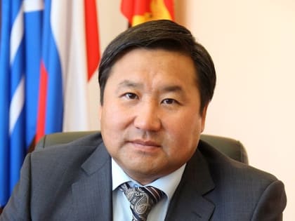 Владислав Ховалыг поздравил женщин Тувы с праздником 8 марта