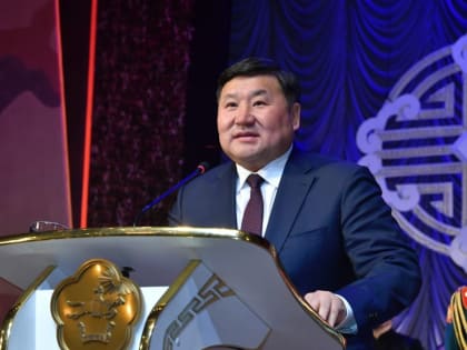 Глава Тувы поздравил жителей республики с Днем защитника Отечества