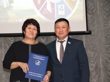 В Туве состоялось торжественное собрание, посвященное Дню работников жилищно-коммунального хозяйства