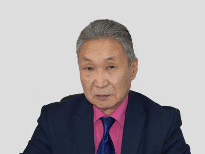 Об истории разработки и принятия действующей Конституции Тувы - историк Вячеслав Март-оол