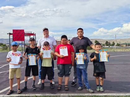 Эстафеты, гонки и турниры: в Туве «Единая Россия» провела соревнование по уличному воркауту