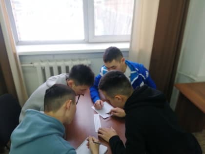 Выбираем правильный путь! Старшекурсники ТувГУ провели профилактическую беседу о вреде наркотиков в Кызылском педколледже в рамках «Открытого диалога»