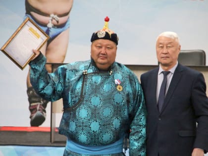 Күчүтен мөге Аяс Моңгуш бодунуң юбилейин таварыштыр хүрештиң янзы-бүрү хевирлеринге бүгү Россия чергелиг маргылдааны эрттирген