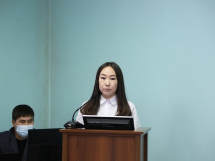 В ТувГУ прошел круглый стол «Лучший выпускник - 2023». Самые инициативные студенты вуза встретились с будущими работодателями и представили свои итоговые проекты
