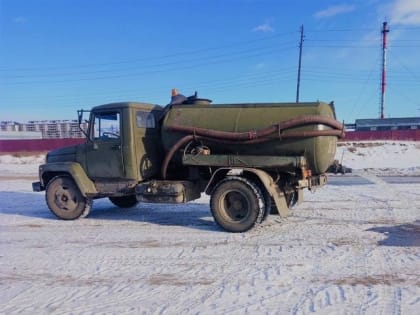 В столице Тувы заканчивают заливать хоккейные катки