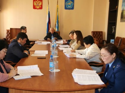 Комитеты формируют повестку предстоящей сессии