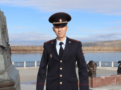 Жители Тувы могут голосами поддержать народного участкового от нашей республики Эдуарда Минчея