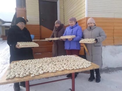 Образовательные организации Тувы налепили пельменей и нажарили боорзаков в рамках благотворительной акции #Буянныг_манчы