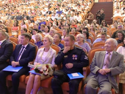 Торжественное празднование Дня Республики Тыва