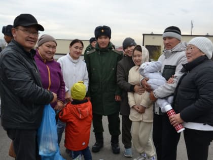 В Туве проводили на срочную службу первых новобранцев осеннего призыва