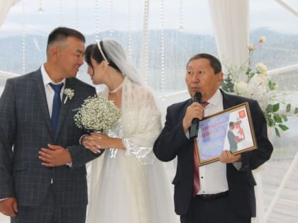 В Туве состоялась первое бракосочетание в рамках проекта «Трезвая свадьба»