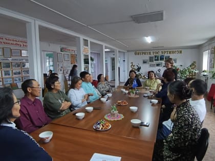 В День семьи проведена встреча-чествование образцовых семей Овюрского кожууна.