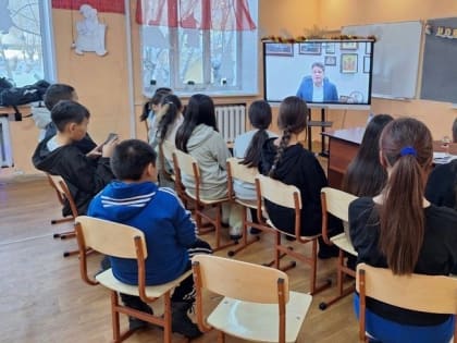 Школьники Тувы смотрят патриотическое кино в рамках проекта «Всероссийские детские кинопремьеры»