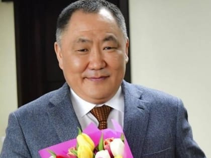 Вице-спикер Госдумы Шолбан Кара-оол поздравил женщин с праздником 8 марта