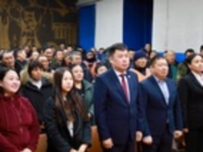НА ВАС ДЕРЖИТСЯ ГОРОД: МЭР КАРИМ САГААН-ООЛ ПОЗДРАВИЛ РАБОТНИКОВ ЖКХ С ПРОФЕССИОНАЛЬНЫМ ПРАЗДНИКОМ