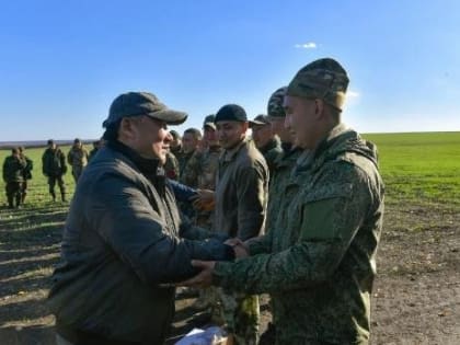 Владислав Ховалыг встретился с военнослужащими Центрального и Восточного военного округов в зоне СВО