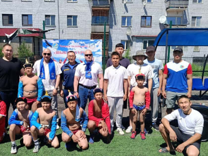 В Туве «Единая Россия» провела турнир по борьбе хуреш среди юных спортсменов