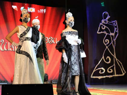 В Туве состоялся подиумный показ коллекций тувинских дизайнеров «Шагаа хээзи»