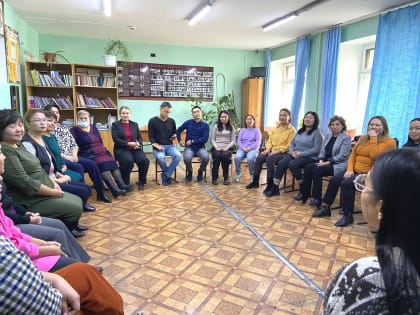 Члены студенческого научного кружка «Сагыш эмчизи» ТувГУ провели выездной психологический практикум для учителей