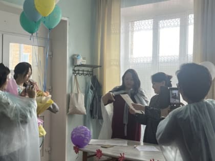 Торжественная выписка ребенка в Улуг-Хемском ММЦ им. А.Т. Балгана ко Дню защиты детей