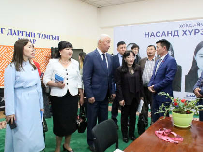 Тувинская парламентская делегация встретилась с руководством крупных монгольских сумонов Жаргалант и Буянт