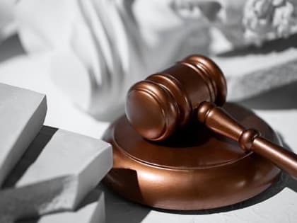 В Туве осужден полицейский, не принявший мер в отношении дебошира, в результате чего погибли люди