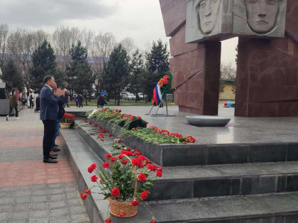 Примите тёплые и сердечные поздравления с самым торжественным и почитаемым праздником – Днём Победы!