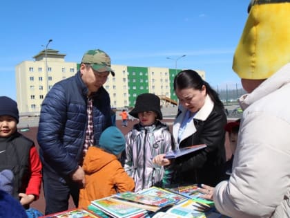 Чуковка провела акцию «Библиотека под открытым небом» в поддержку семей военнослужащих