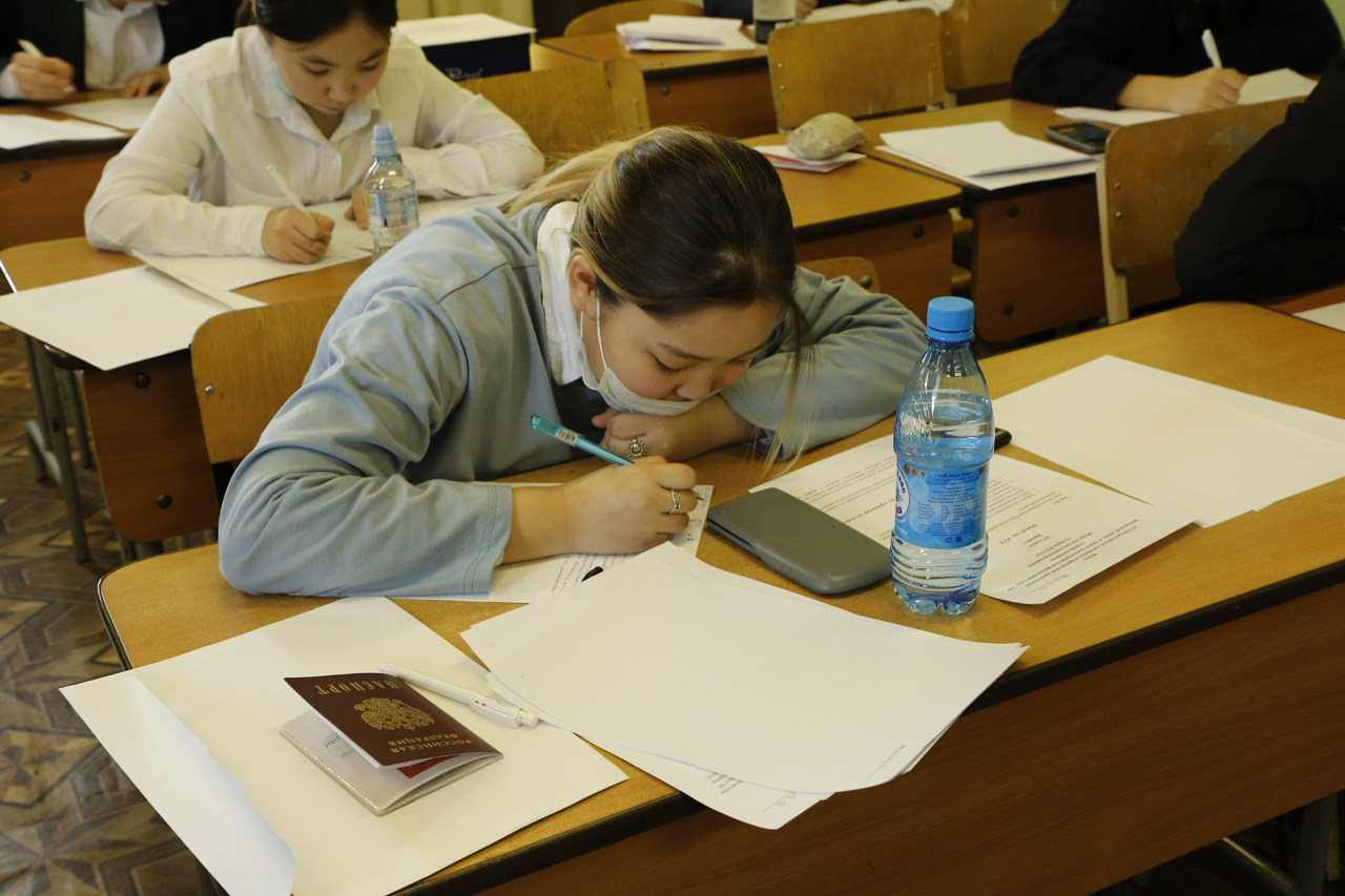 В туве старшеклассники. Тувинский государственный университет.