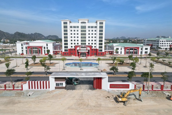 Cận cảnh trường đại học xây dựng gần 2 thập kỷ sắp hoàn thành ở Ninh Bình