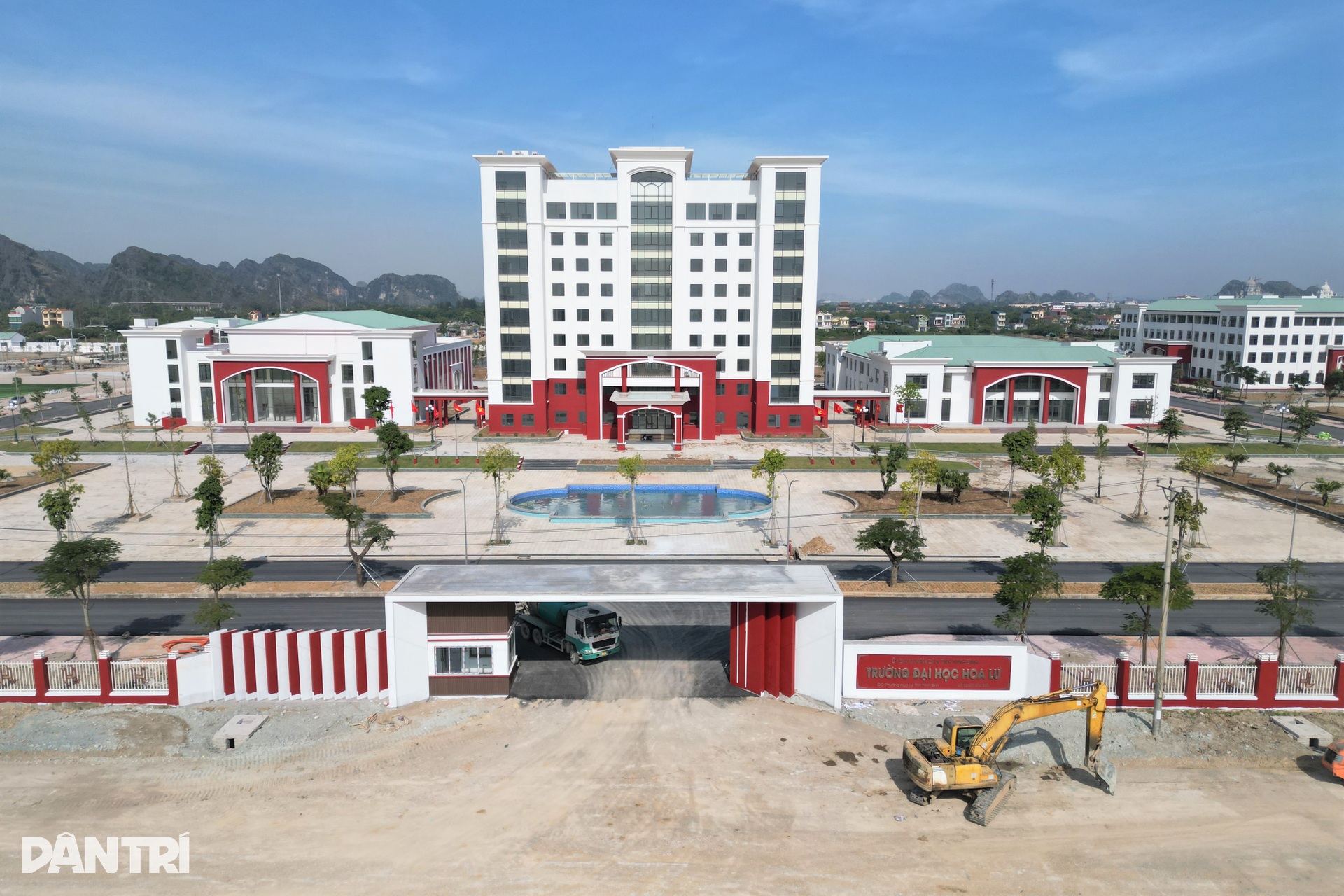 Cận cảnh trường đại học xây dựng gần 2 thập kỷ sắp hoàn thành ở Ninh Bình - 1