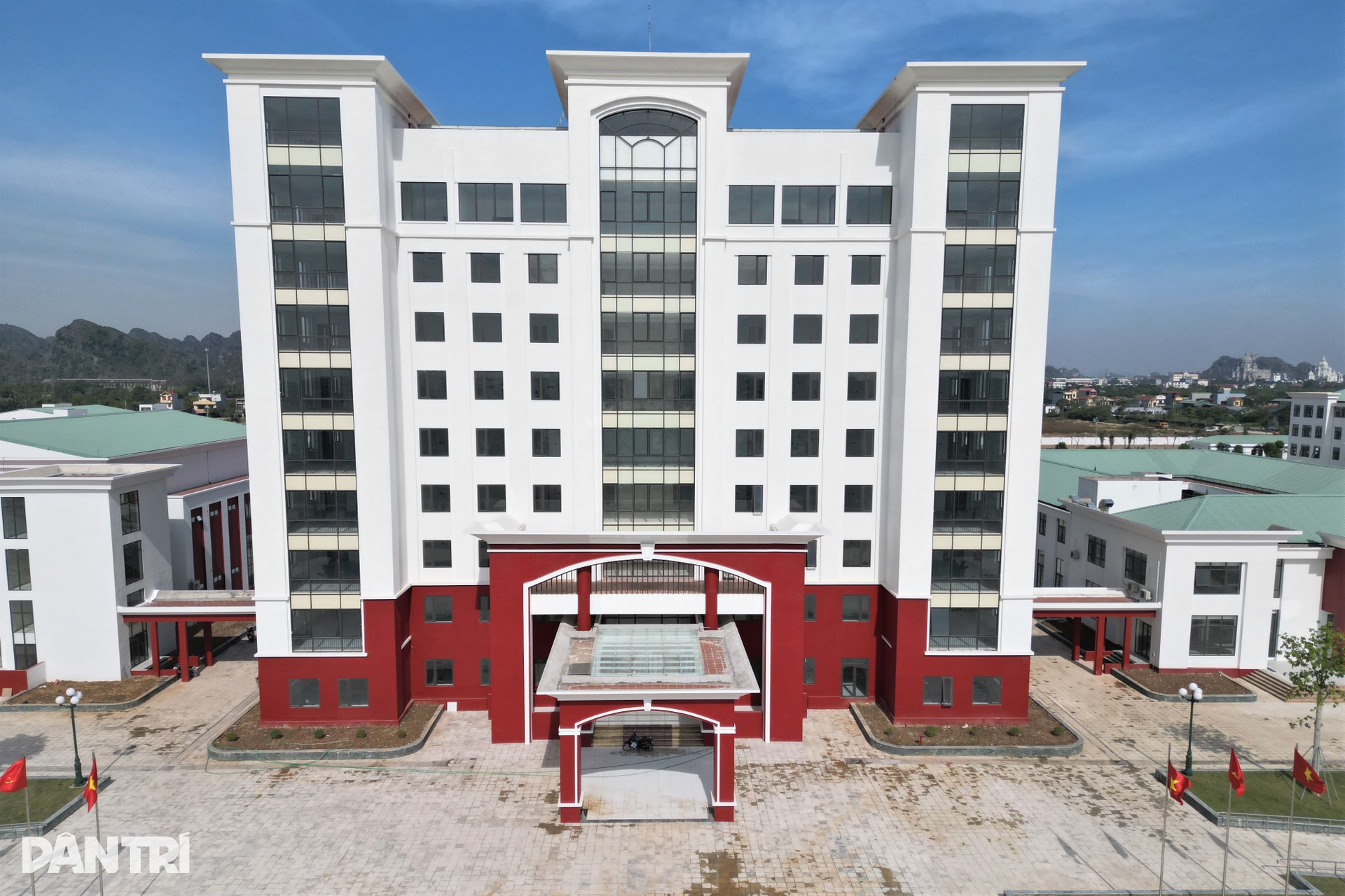 Cận cảnh trường đại học xây dựng gần 2 thập kỷ sắp hoàn thành ở Ninh Bình - 2