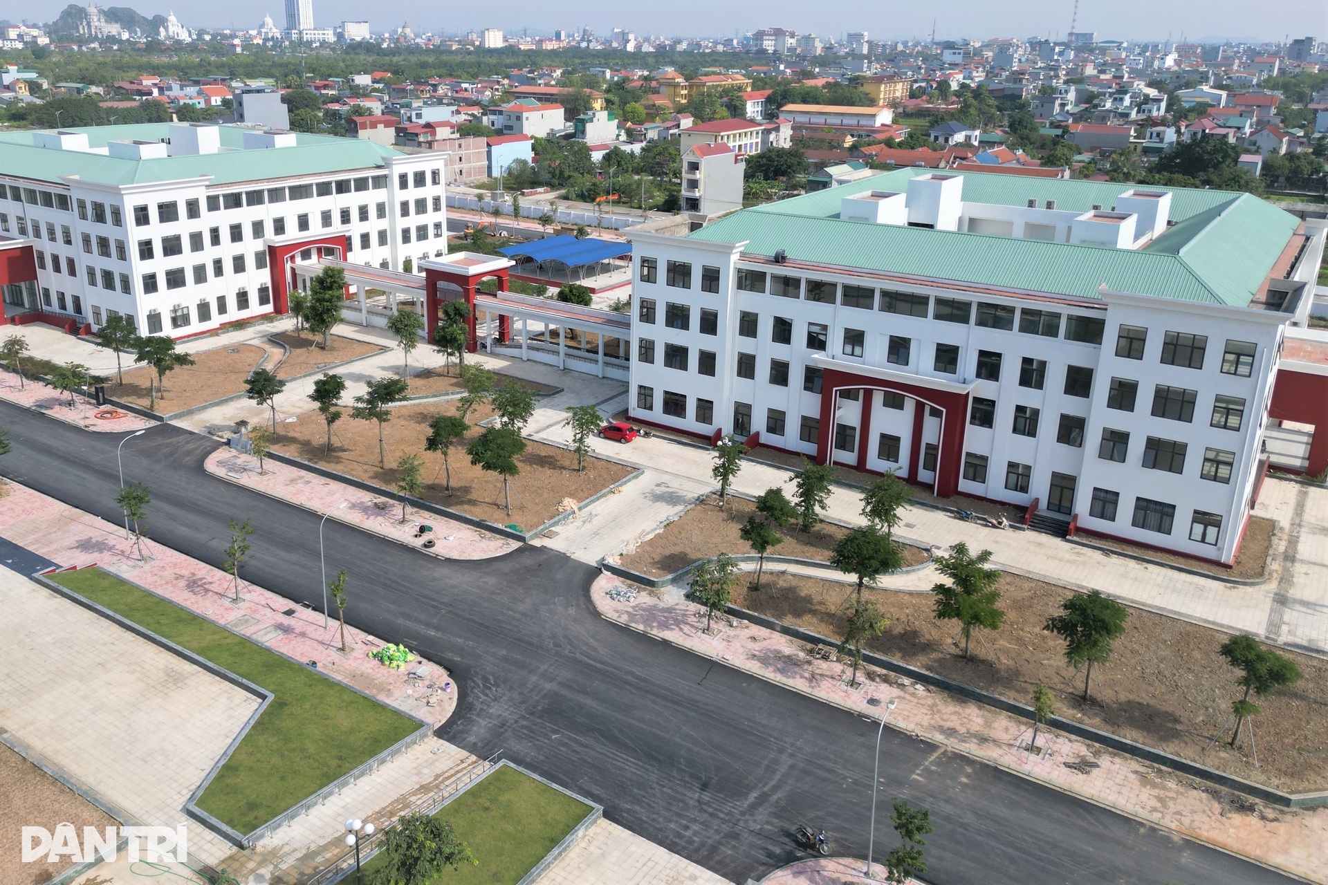 Cận cảnh trường đại học xây dựng gần 2 thập kỷ sắp hoàn thành ở Ninh Bình - 3