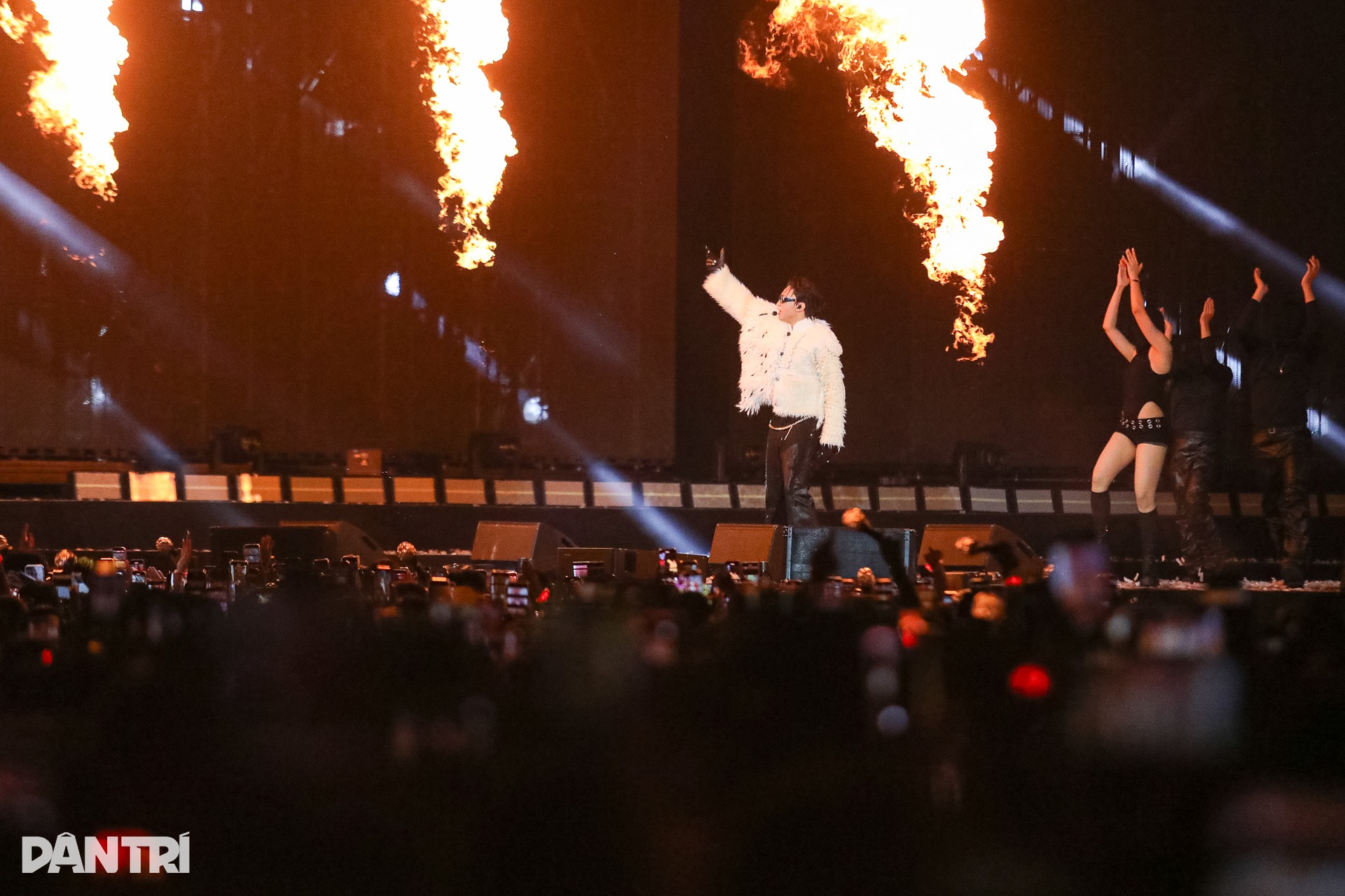 SOOBIN cùng bố hát xẩm, tự nhận quá vô tư khiến khán giả buồn - 2