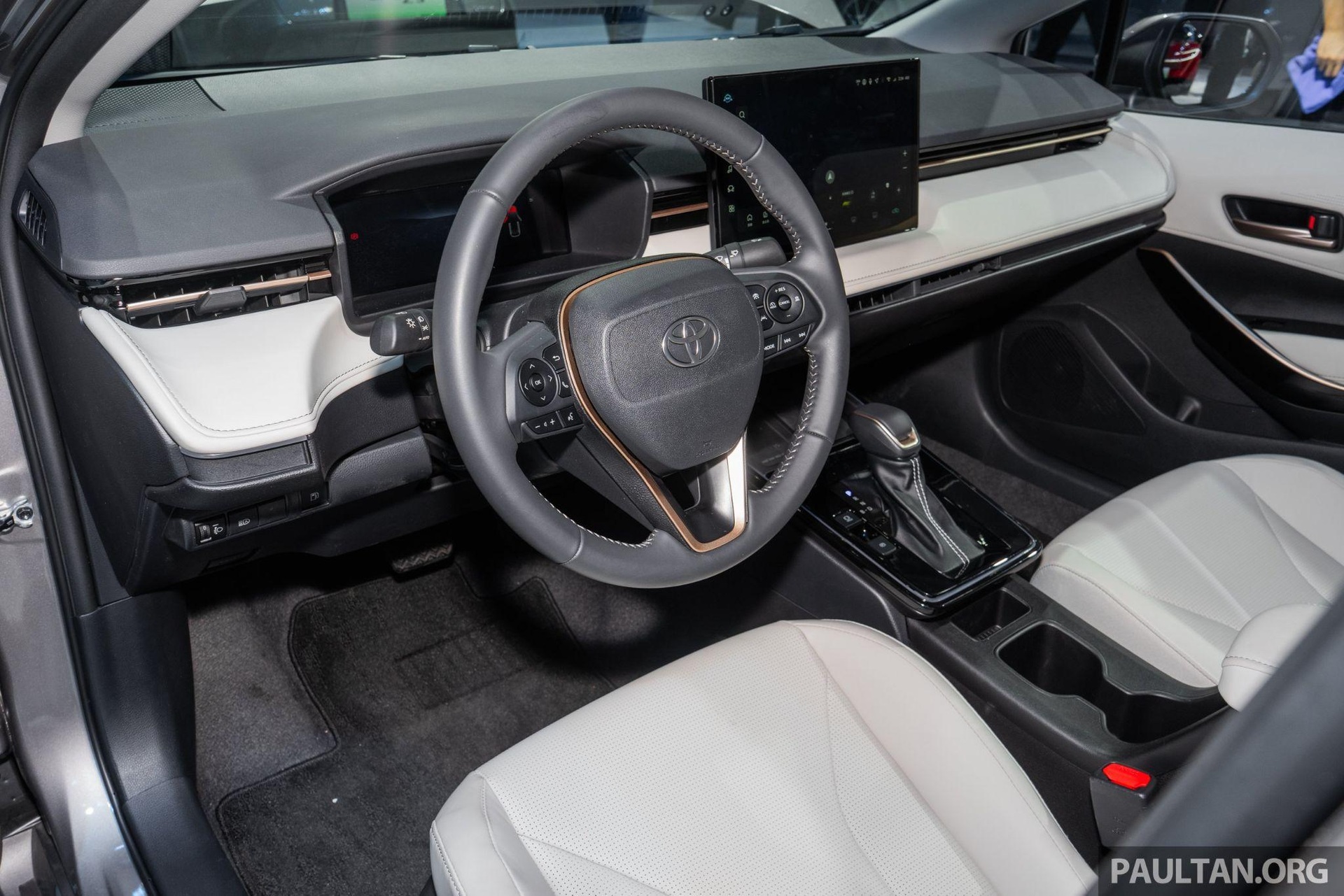 Toyota Corolla 2026 “lột xác” để hết bán chậm, tiêu thụ chỉ 4,13 lít/100km - 6